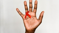 VIH : Moderna lance un essai clinique pour un vaccin à ARN messager