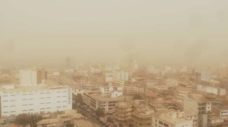 Sénégal : les Dakarois se réveillent sous un nuage de poussière
