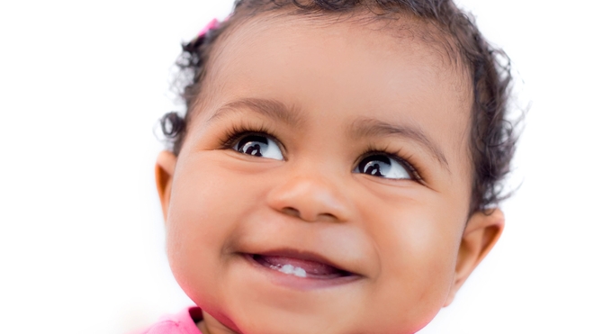 La poussée dentaire peut aussi être indolore chez certains bébés