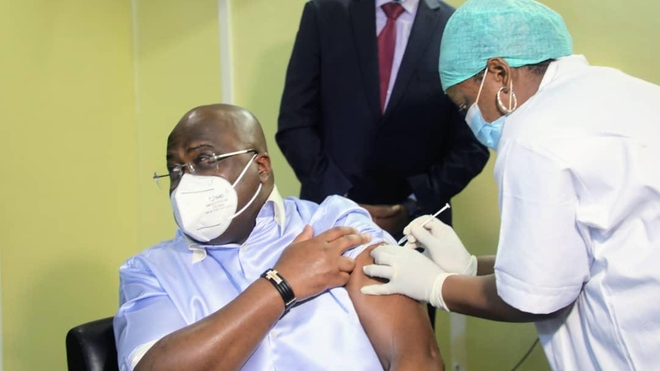 Le président de la RDC, Felix Tshisekedi, se fait vacciner contre le Covid-19