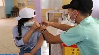 La vaccination anti-Covid-19 des adolescents s'accélère au Maroc