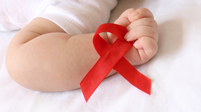 Les contaminations au VIH reculent chez les enfants 
