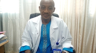 Dr  Célestin Fonkwa: "Pour éviter les complications du cancer du sein, il faut consulter tôt"  