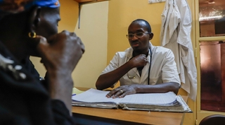 Un changement d'habitudes pour réduire les risques de cancer du sein au Sénégal