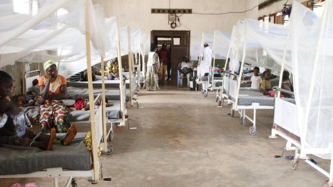 Une unité dédiée aux patients atteints de rougeole dans l'hôpital général de Bosobolo, dans le nord Ubangi, en RDC 