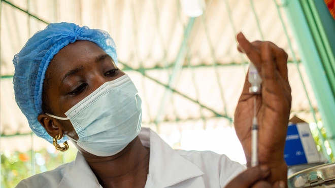La vaccination anti-Covid patine en Afrique 