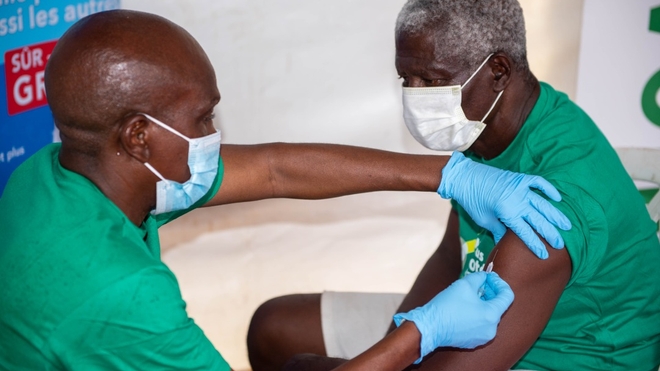 La vaccination anti-Covid s'accélère timidement en Côte d'Ivoire