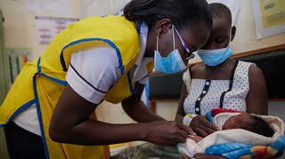 Au Kenya, le premier vaccin contre le paludisme a (déjà) fait ses preuves