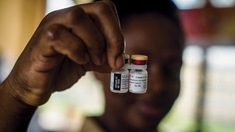 Face au paludisme en Afrique, la vaccination à grande échelle en ligne de mire