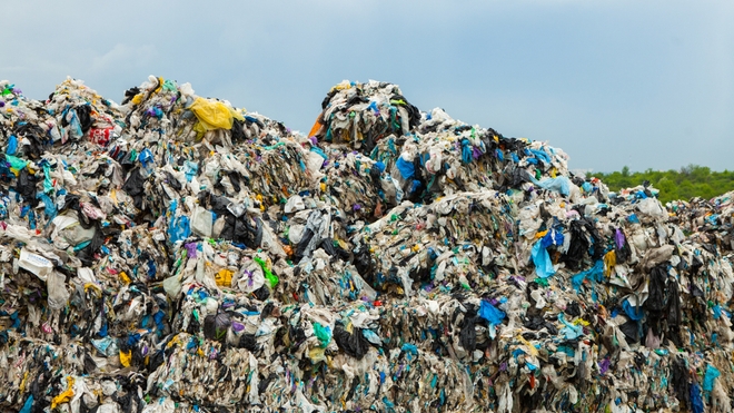 Des montagnes d'ordures se forment en quelques minutes (Illustration) 