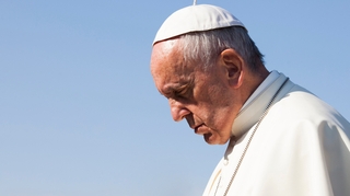 C'est quoi la gonalgie, cette douleur qui empêche le pape François d'assurer ses engagements en Afrique ?