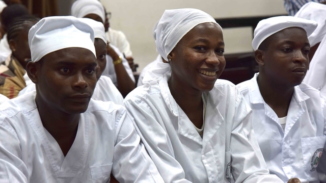 En Côte d'Ivoire, du personnel non qualifié exerce des soins infirmiers 