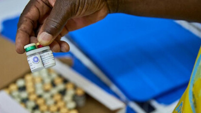 Des doses de vaccin contre le paludisme dans une clinique du Kenya