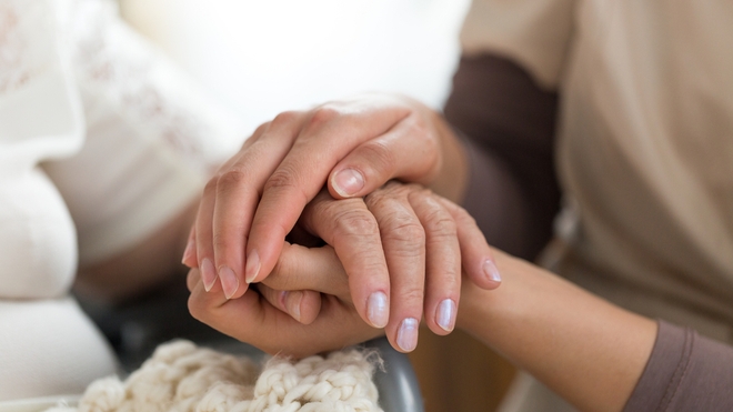 Les familles des malades d'Alzheimer ont souvent besoin d'aide