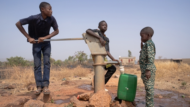 Avec le stress hydrique, l'accès à l'eau ne cesse de se compliquer en Afrique