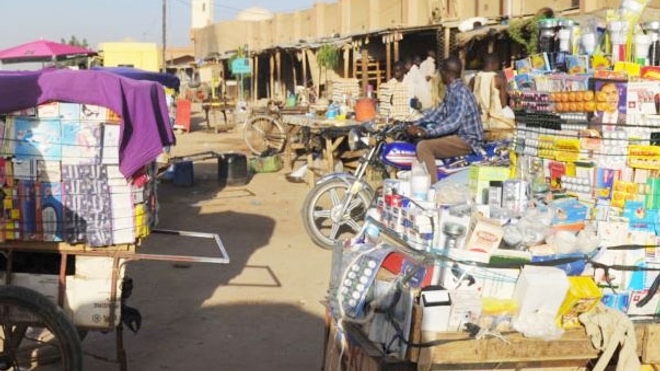 Les médicaments contrefaits inondent les rues de Niamey, au Niger