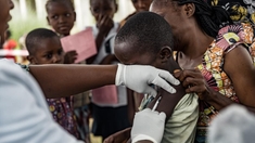 En Afrique centrale, une lutte acharnée contre la progression des épidémies de rougeole
