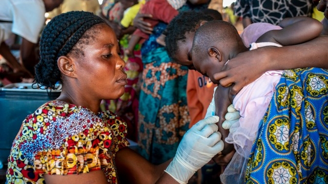 En RD Congo, une campagne de vaccination contre la rougeole cible les enfants