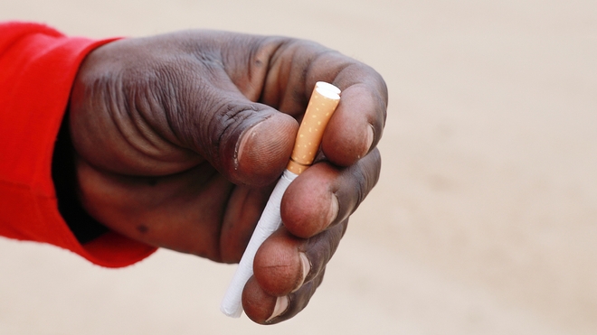 Au Gabon, plus de 500 personnes meurent chaque année des suites d'une maladie liée au tabagisme (photo d'illustration)