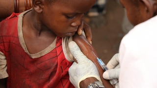 Au Gabon, une campagne de vaccination pour les bébés et les femmes enceintes est en cours !