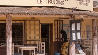 Au Sénégal, les bars et restaurants contraint de fermer plus tôt face à la deuxième vague