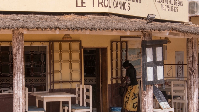 Au Sénégal, les bars et restaurants contraint de fermer plus tôt face à la deuxième vague