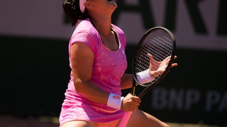 En Tunisie, la championne de tennis Ons Jabeur vend sa raquette contre le Covid-19